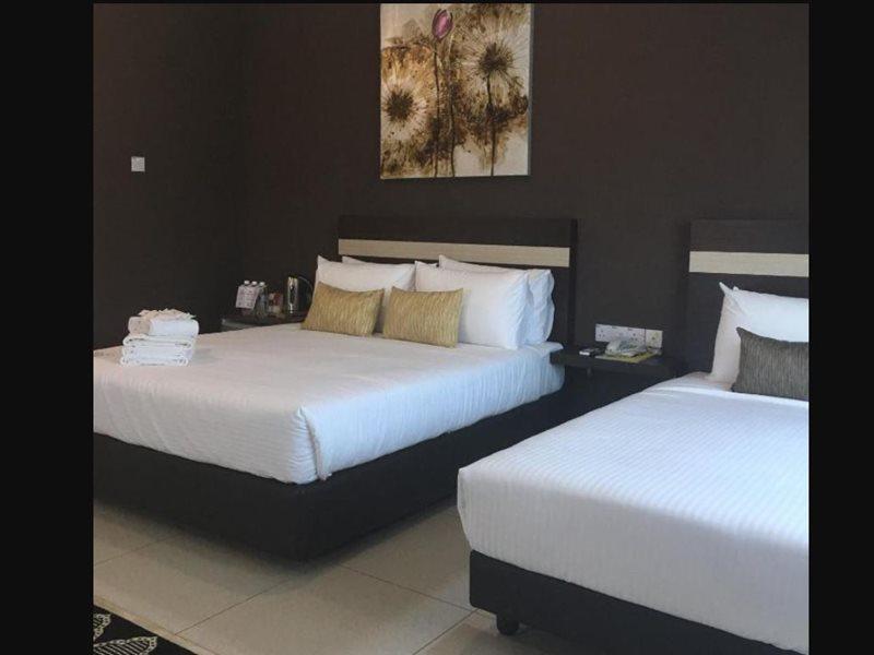 Chemara Boutique Hotel Мири Экстерьер фото