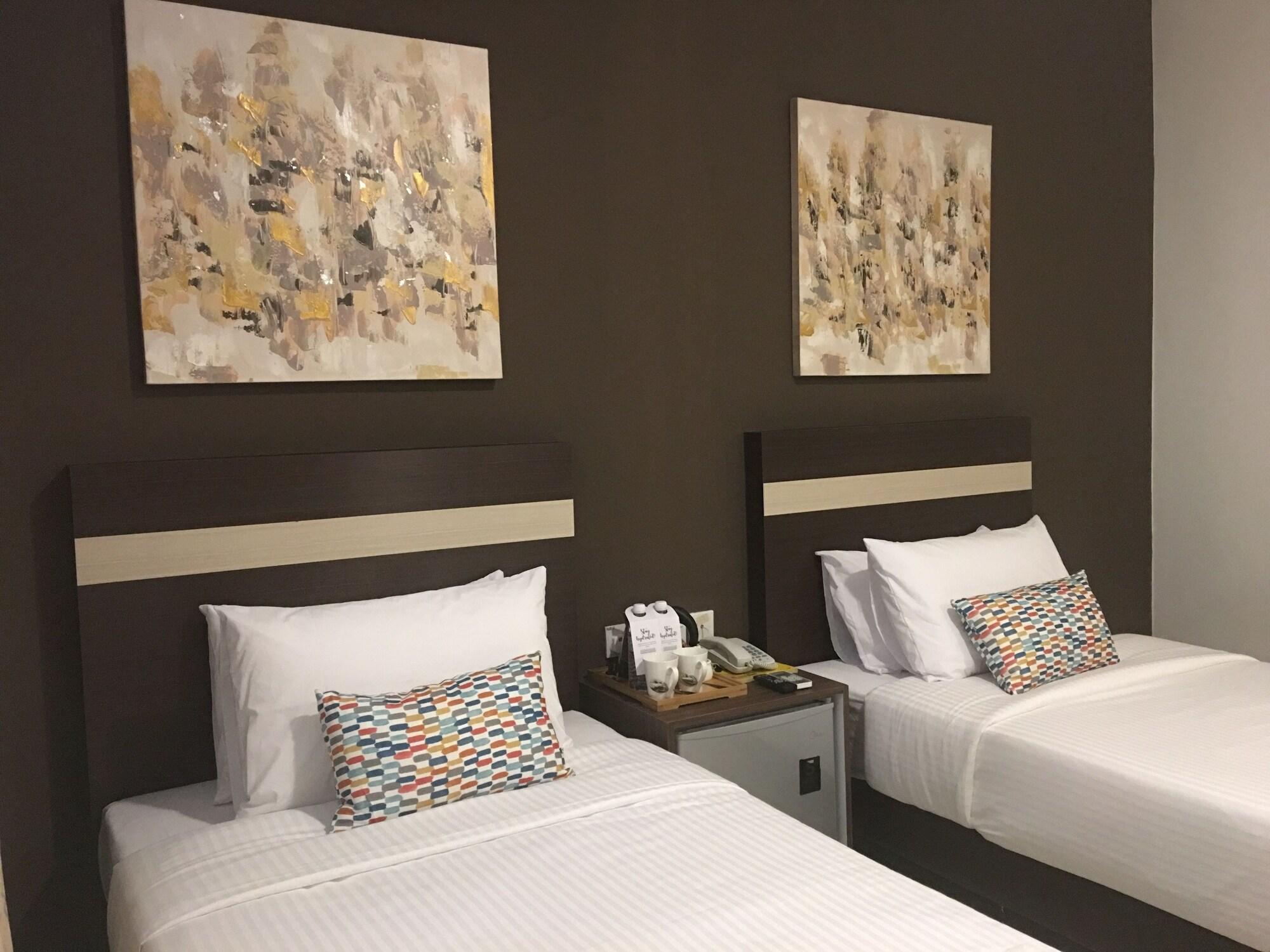 Chemara Boutique Hotel Мири Экстерьер фото