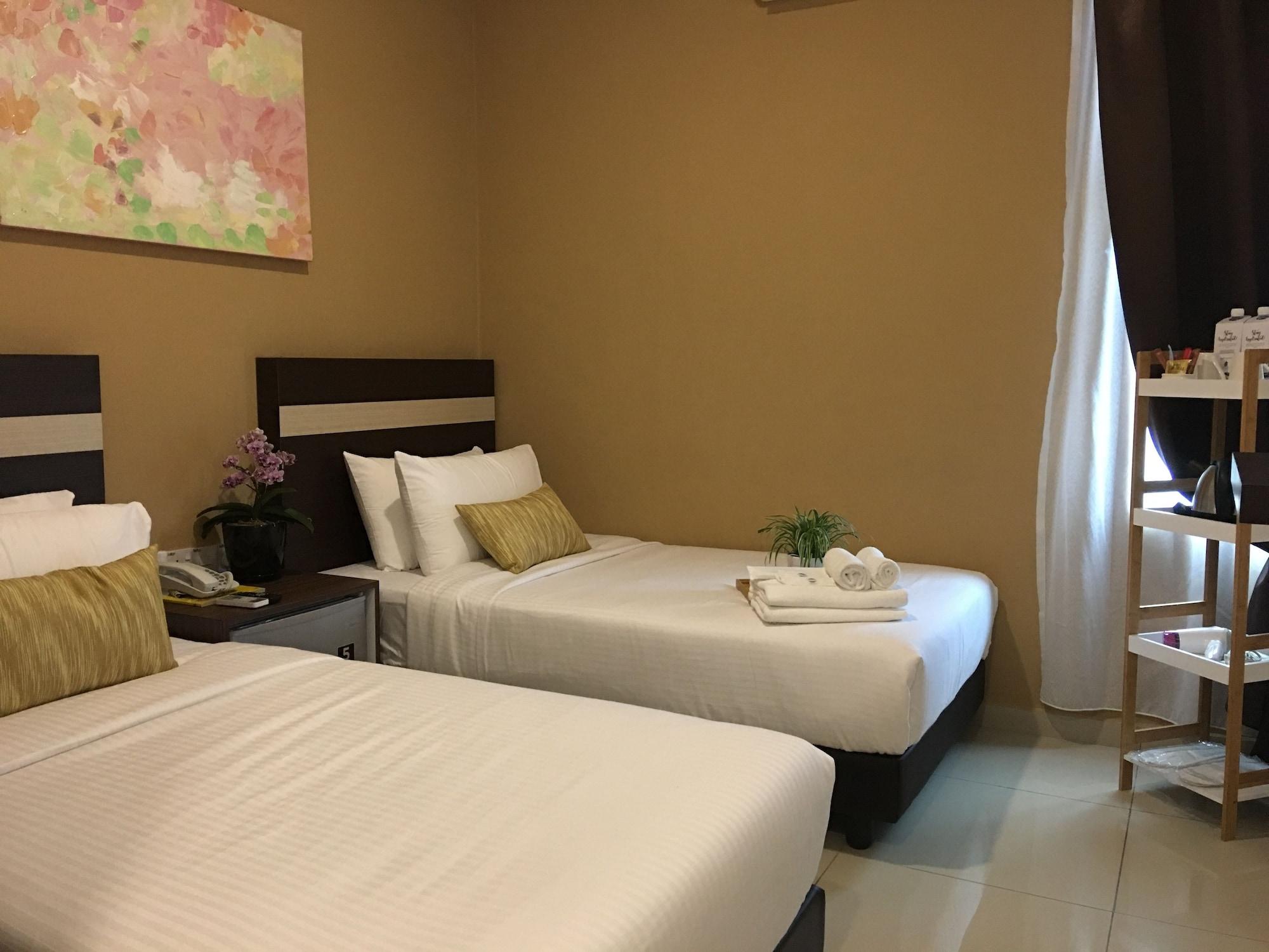Chemara Boutique Hotel Мири Экстерьер фото